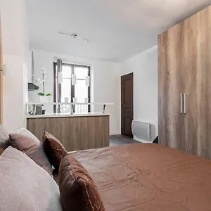 Appartement Studio Neuf Proche Tour Eiffel, Paris